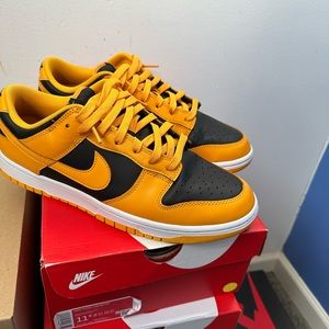 Nike dunk Goldenrod’s